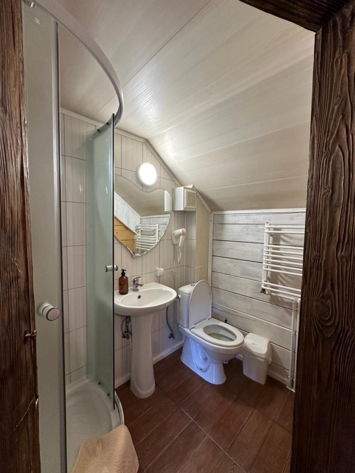 Guest House Anastasia Tatariv Ngoại thất bức ảnh
