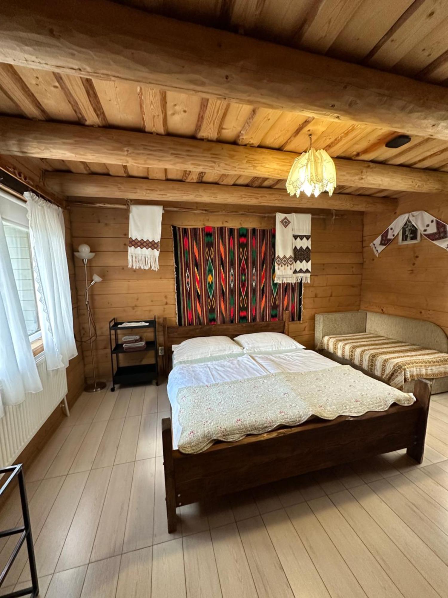 Guest House Anastasia Tatariv Ngoại thất bức ảnh