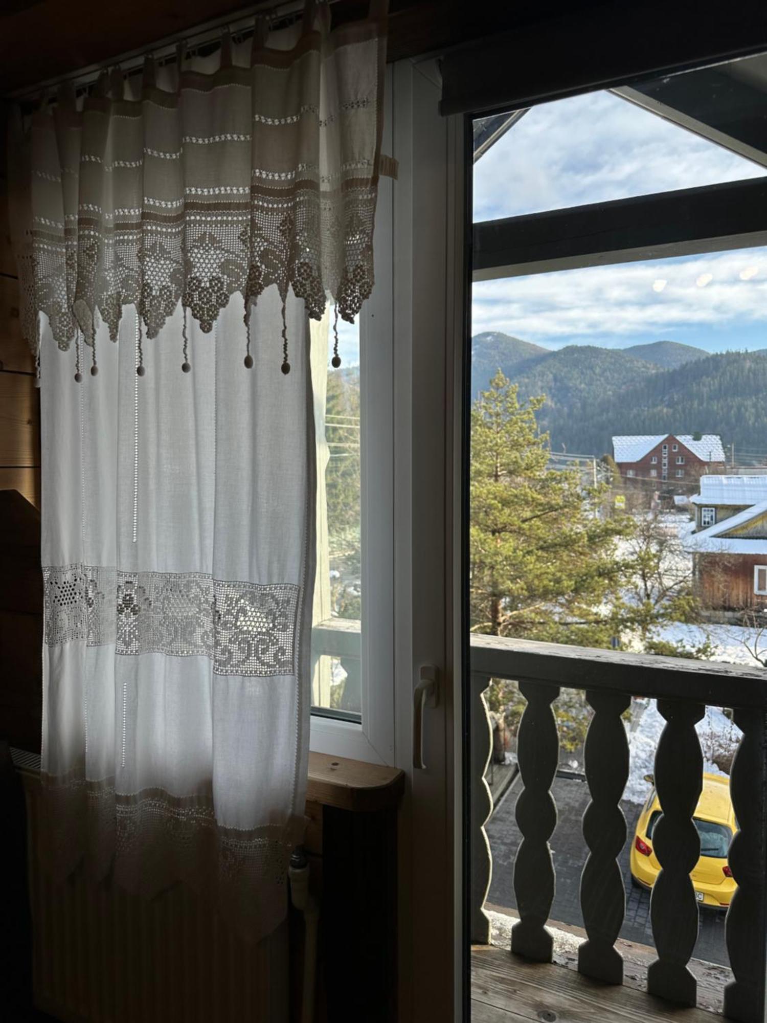 Guest House Anastasia Tatariv Ngoại thất bức ảnh